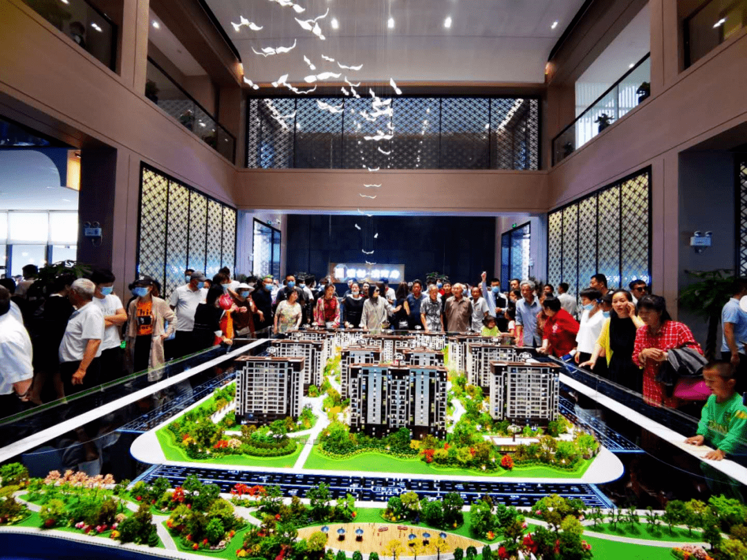 匠心臻筑 府耀南陽 領(lǐng)創(chuàng)&middot;濱河府售樓部,樣板房,景觀示范區(qū)盛大開放!